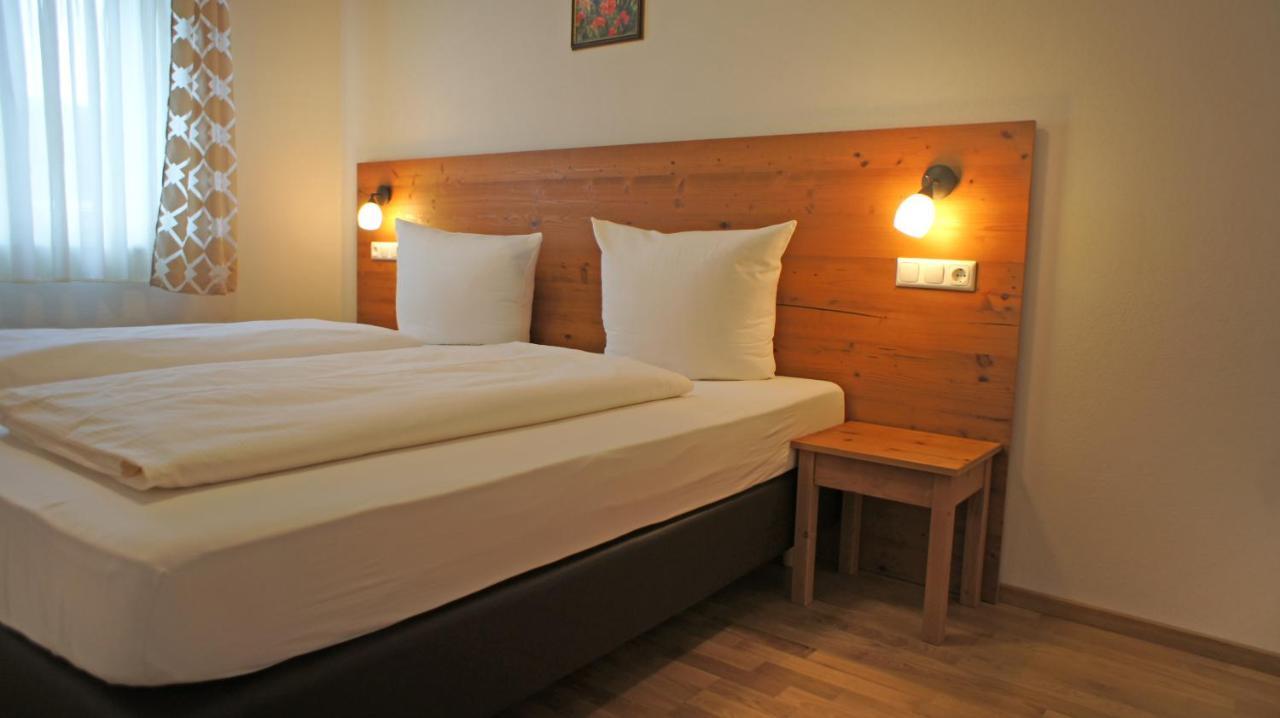 Hotel Heimfeld Restaurant Cafe Garching an Der Alz Экстерьер фото