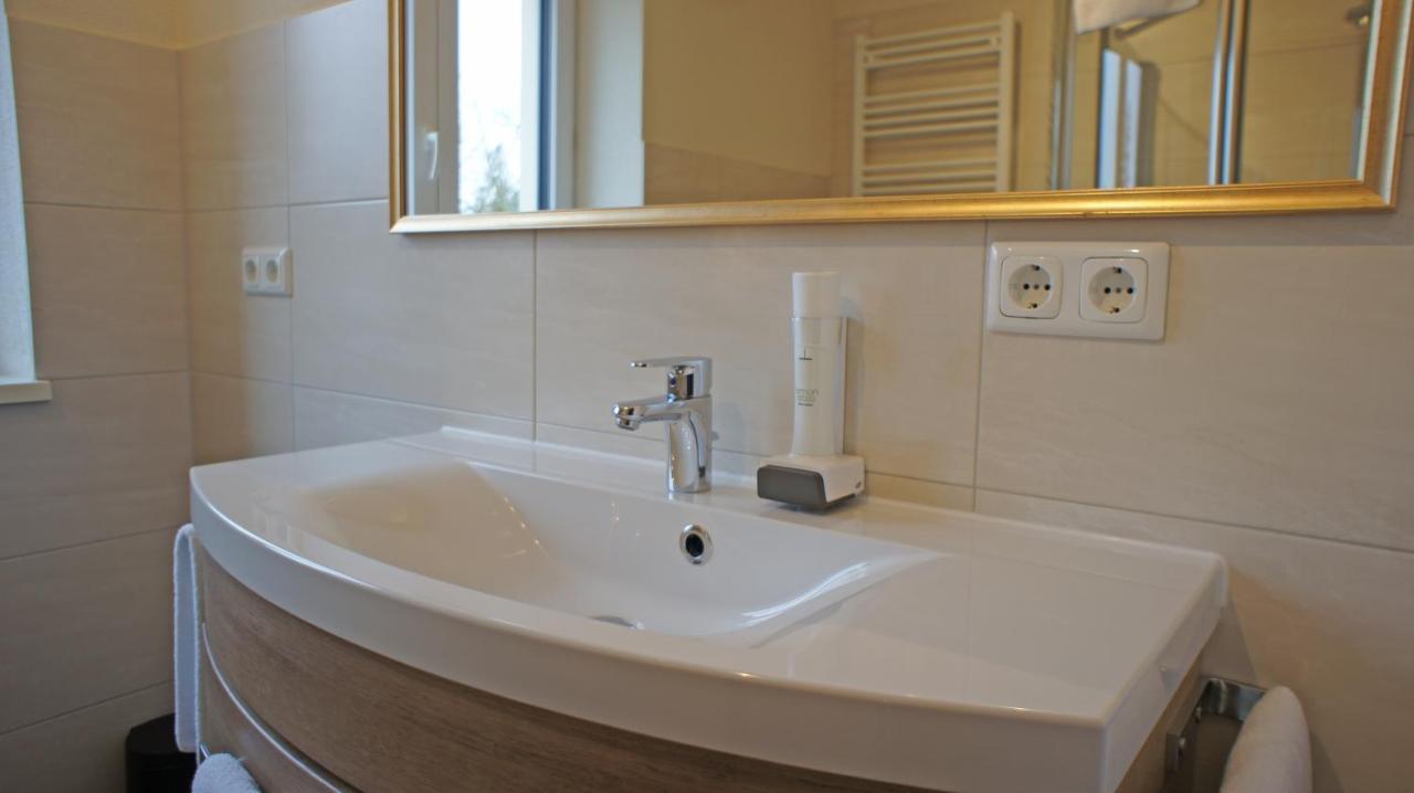 Hotel Heimfeld Restaurant Cafe Garching an Der Alz Экстерьер фото