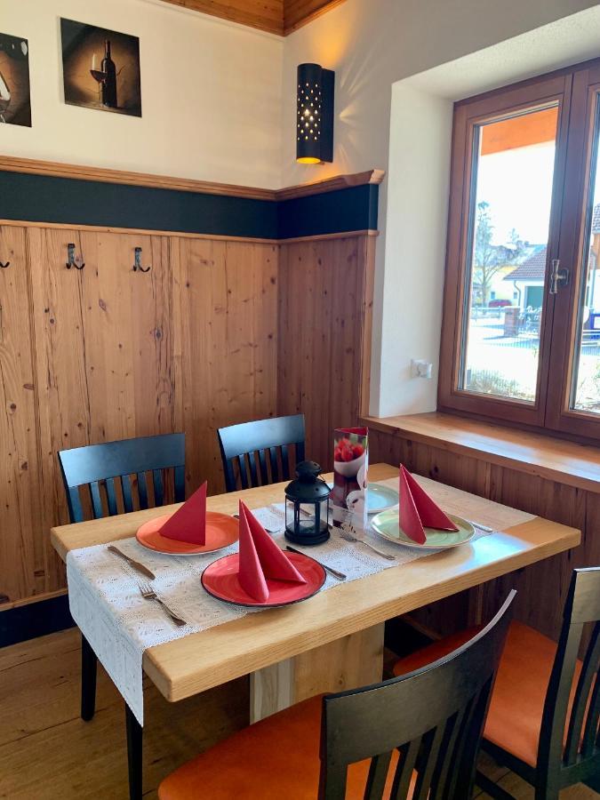Hotel Heimfeld Restaurant Cafe Garching an Der Alz Экстерьер фото