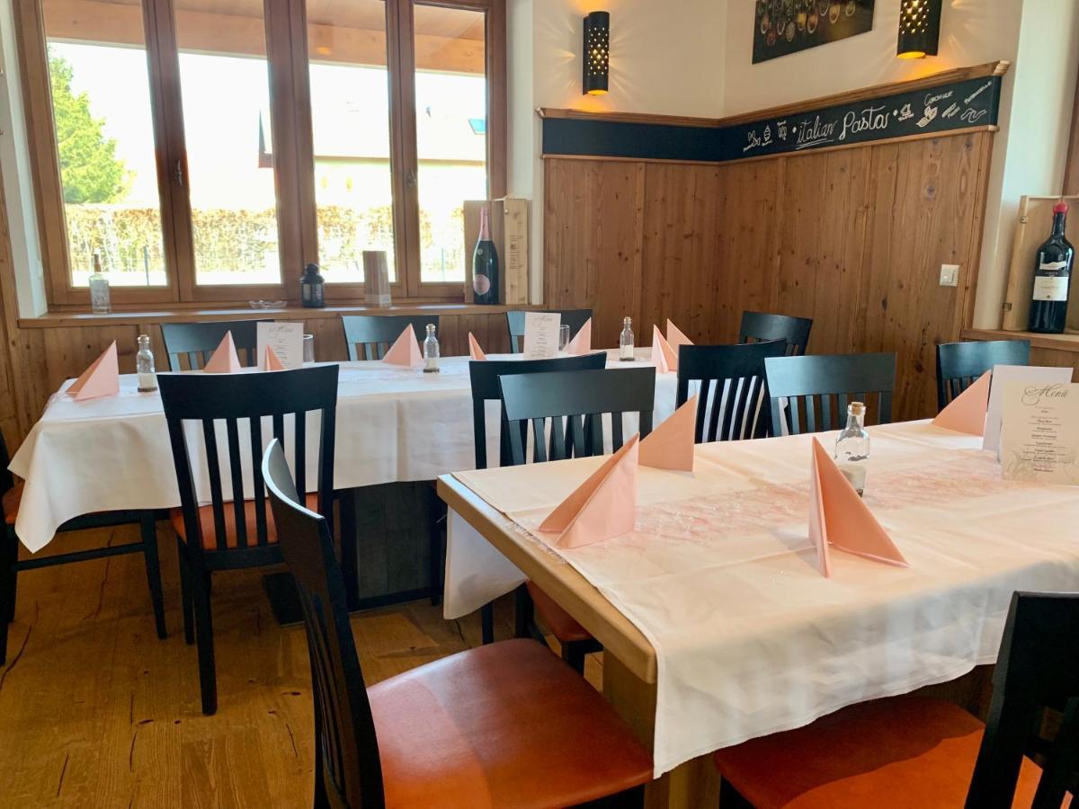 Hotel Heimfeld Restaurant Cafe Garching an Der Alz Экстерьер фото
