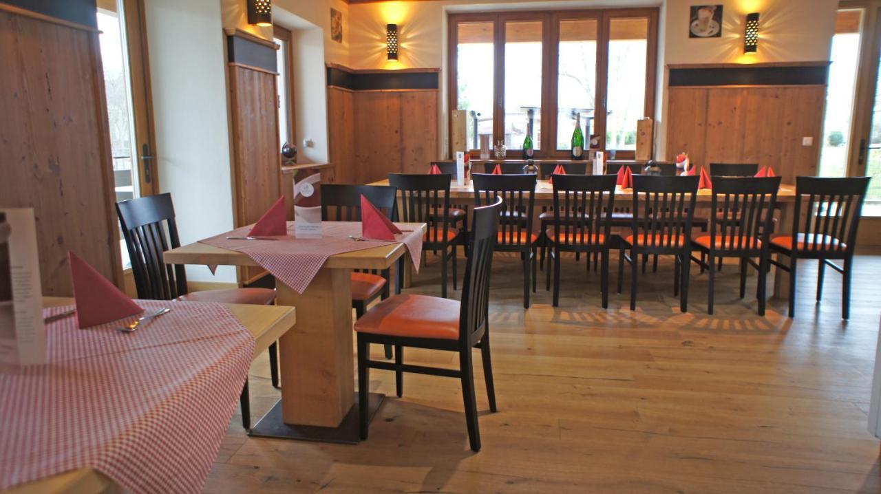 Hotel Heimfeld Restaurant Cafe Garching an Der Alz Экстерьер фото
